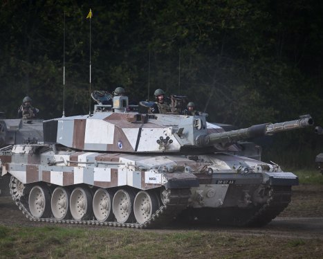 Головні новини дня: бої біля Соледара, Велика Британія передасть танки