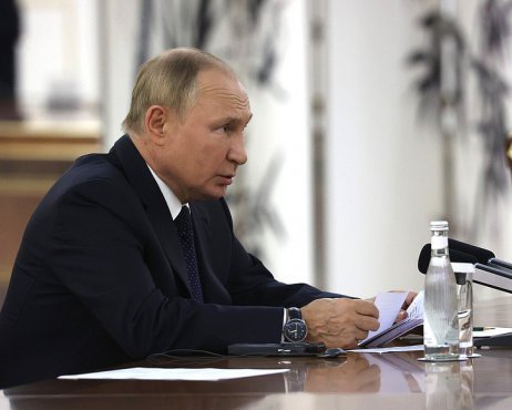 Медведчук принес Путину 