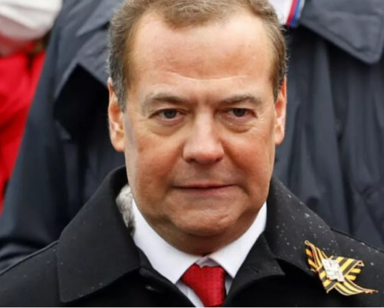 Медведев предлагает наносить 