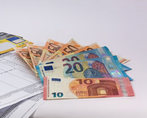 Євро та злотий рвонули угору: курс валют на 22 серпня
