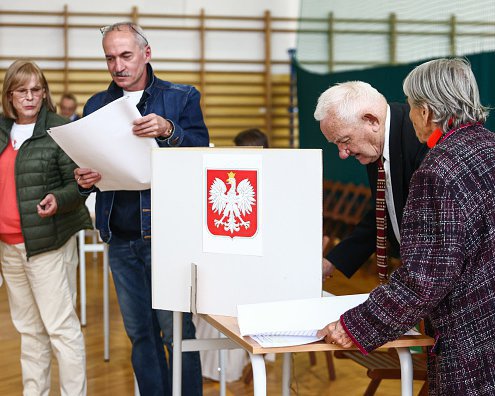 У Польщі завершують підраховувати результати виборів: що змінилося