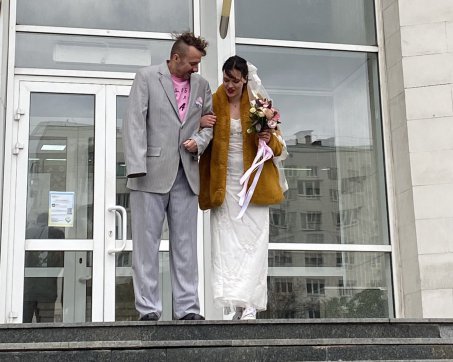 Евгений Клопотенко заинтриговал свадебными фото