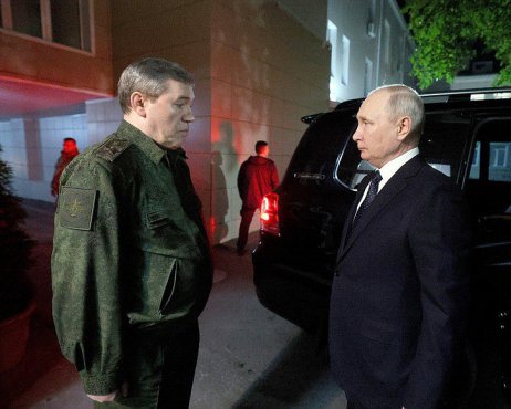 Путин ночью посетил штаб армии РФ в Ростове: пропагандисты показали видео