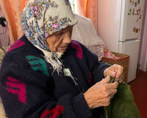 Голодомор, розпад СРСР та агресія РФ: як живе унікальна 103-річна волонтерка