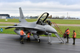 США сознательно «оттягивают» подготовку украинских пилотов на F-16 – The Times