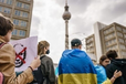 Німецькі політики закликають скасувати пільги українським біженцям – The Guardian