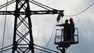 Укренерго анонсувало планові відключення електроенергії на 3 липня: скільки черг