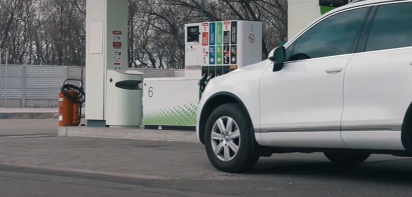 АЗС на початку тижня підвищили ціни на бензин: що з дизелем та автогазом