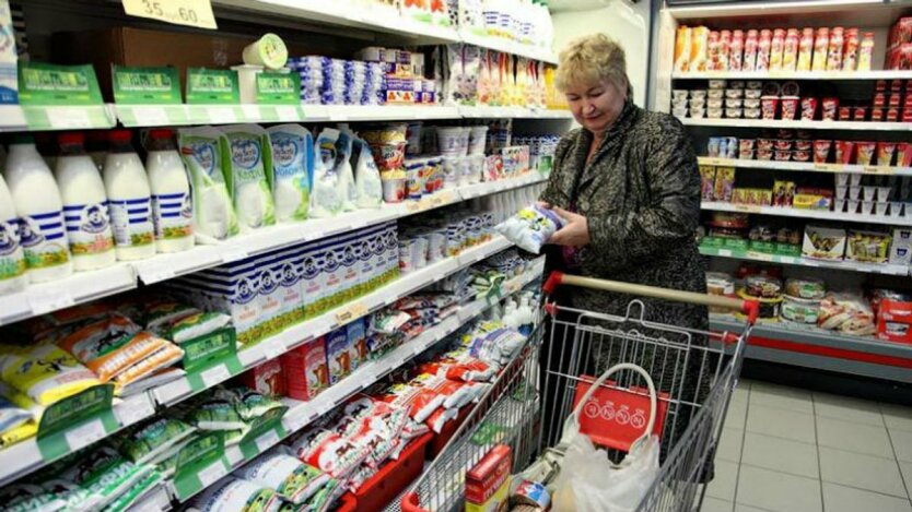 Ціни на молочку підскочили: скільки коштують сир, сметана та йогурт