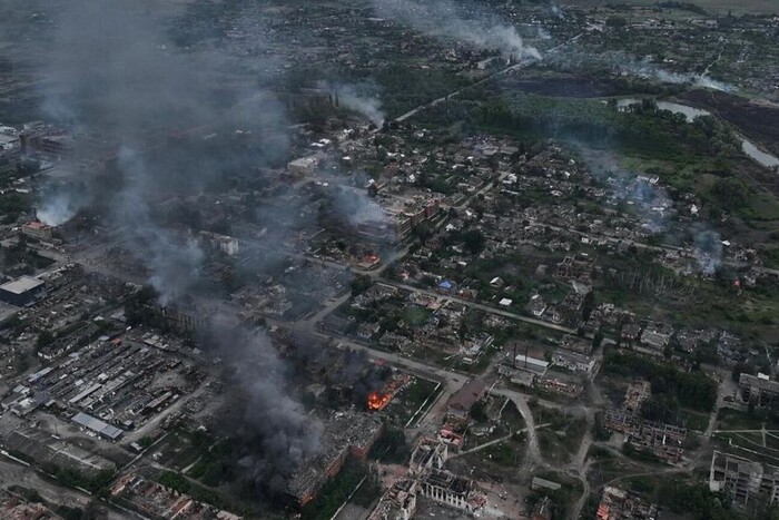 Росіяни почали обстрілювати Вовчанськ термобаричними боєприпасами