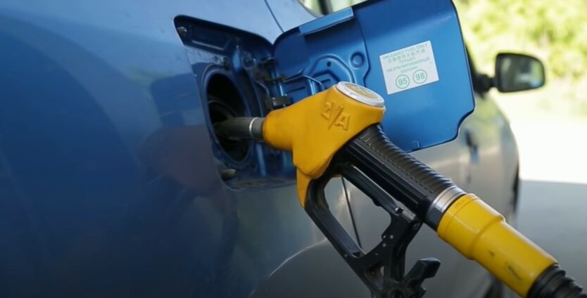 АЗС у середині тижня почали знижувати ціни на бензин, дизель та автогаз