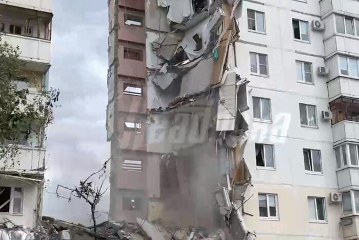 Міноборони Росії визнало: будинок у Білгороді обвалився через роботу російського ППО (відео)