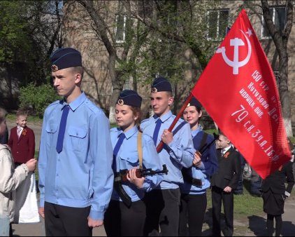 У Луганську дозволили вішати червоний прапор