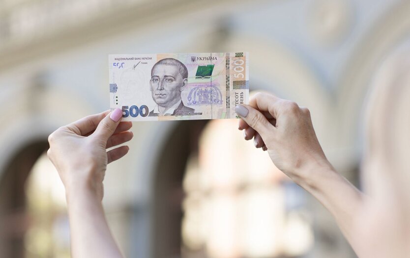 Прием заявок открыт: украинцы могут получить 10 800 гривен 