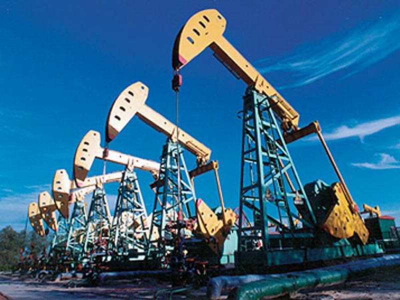 Цена на нефть достигла минимума за четыре года