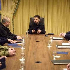 Зеленський отримує доповідь про переговори