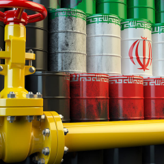 Иран продает Китаю нефть по низкой цене