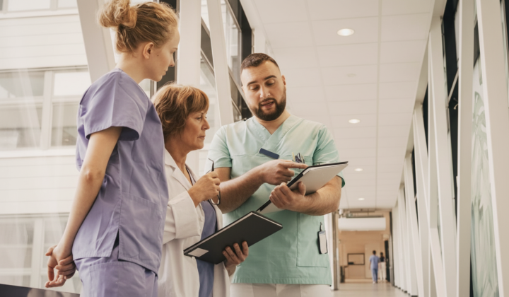 Зарплата медиков в Украине