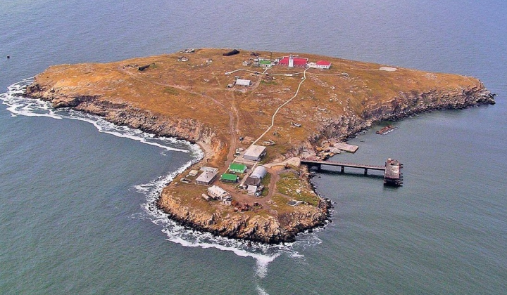 Удар ЗСУ по позиціях окупантів на острові Зміїний