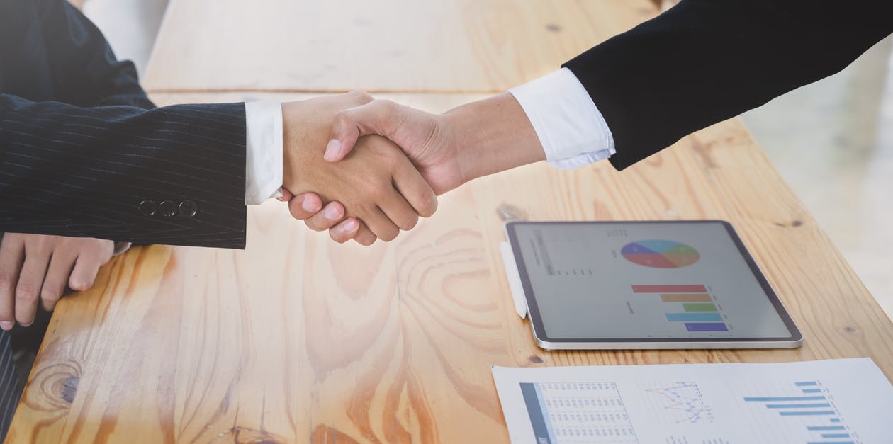 how business partnership is structured