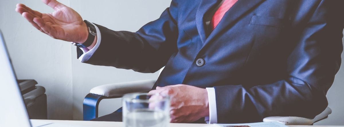 Contractor: advantages and disadvantages
