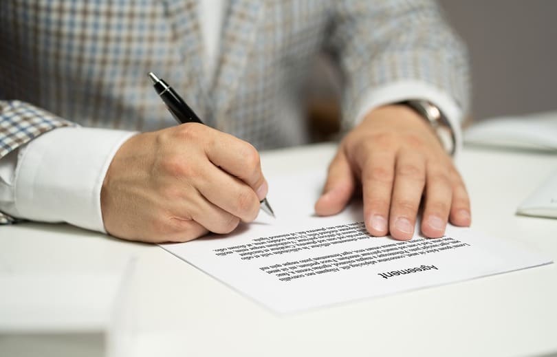 is it necessary to serve two weeks notice upon termination