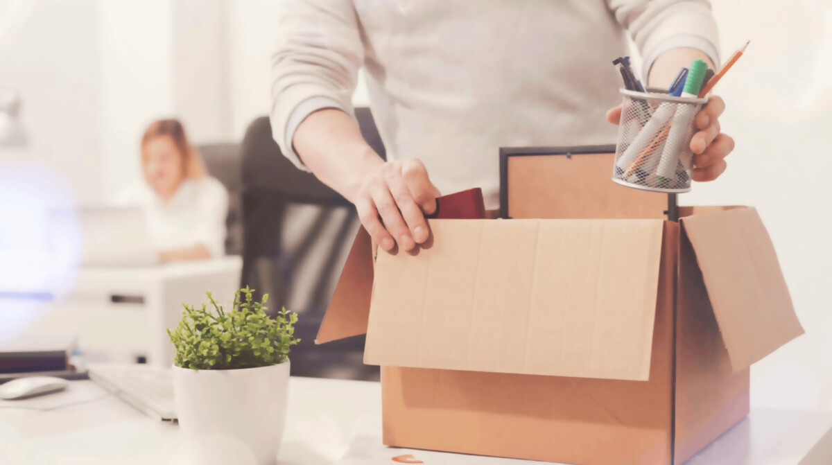 is it necessary to serve two weeks notice upon termination