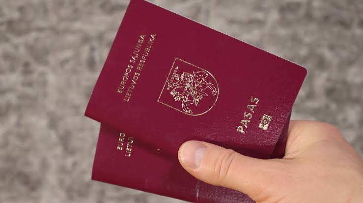 Lithuanian Passport: documents