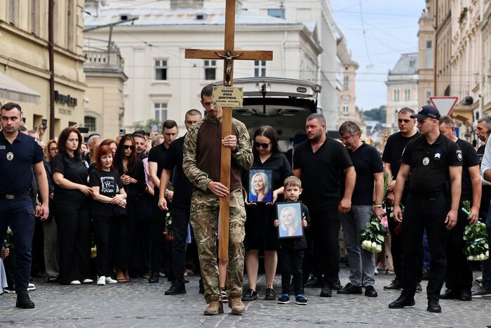 Фаріона Забужко на похоронах