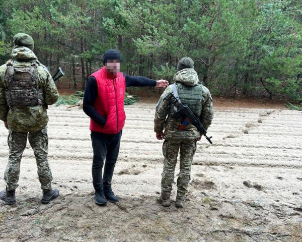 Росіянин на матраці плив в Україну