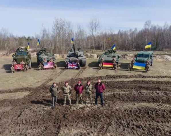 Німецькі, американські танки випробувані десантниками