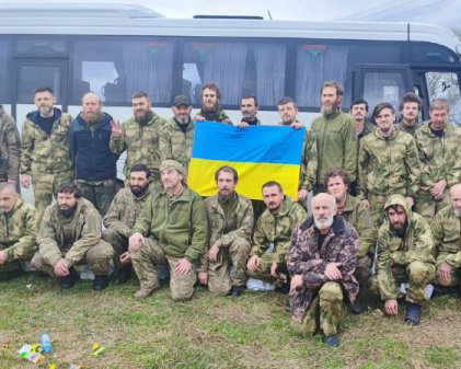 Україна на Великдень повернула 130 військовополонених: фото та відео