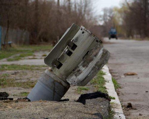 Російська ракета поцілила в автопарк Балаклії