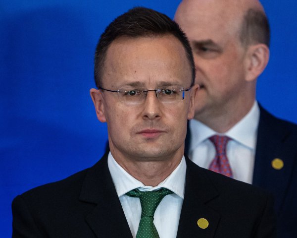Венгрия угрожает блокировать военные транзиты Украине