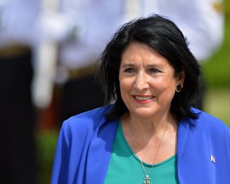 Президент Грузии объяснила, почему Зеленский не зовет ее в Украину