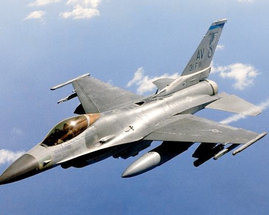 Польща надасть Україні інфраструктуру для навчання пілотів на F-16