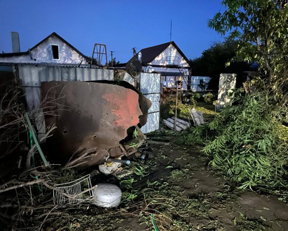 Збито ракету та 13 дронів, але є влучання - вночі Росія вдарила по Дніпропетровщині