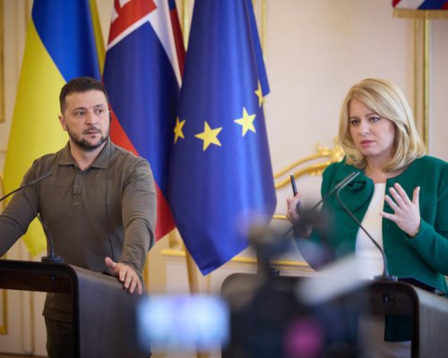 Словакия приостанавливает военную помощь Украине