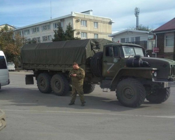 Росія стягує війська у Джанкой - АТЕШ