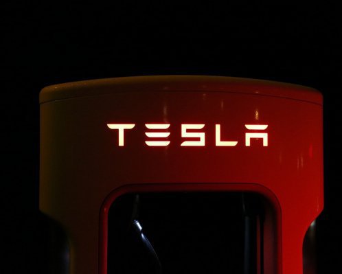 Tesla Ілона Маска відкличе понад 50 тис. авто