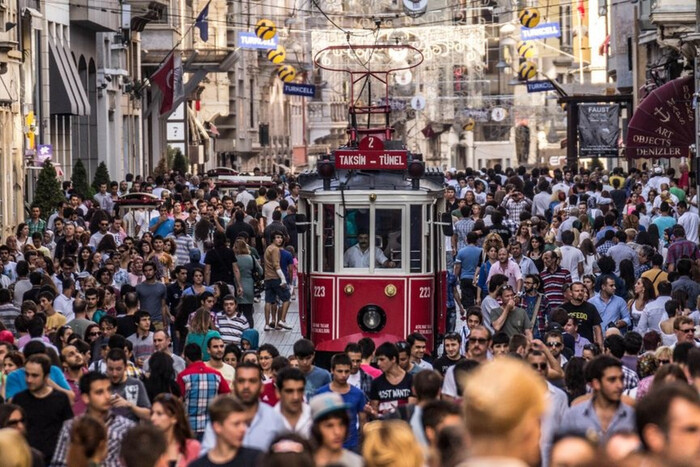 Стамбул стає містом злиднів: 80% мешканців скаржаться на фінансову скруту