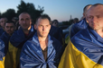 Повернення українських захисників з полону: зворушливі розмови із рідними (відео)