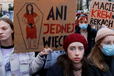 Польща пом’якшить законодавство про аборти – Politico