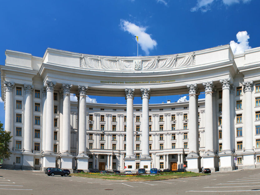 На цього воєнного злочинця виданий ордер МКС: заява МЗС з приводу візиту Путіна до Туркменістану