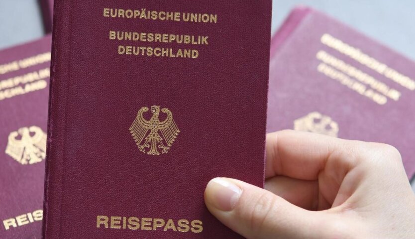 Стало известно, сколько украинцев получили гражданство Германии
