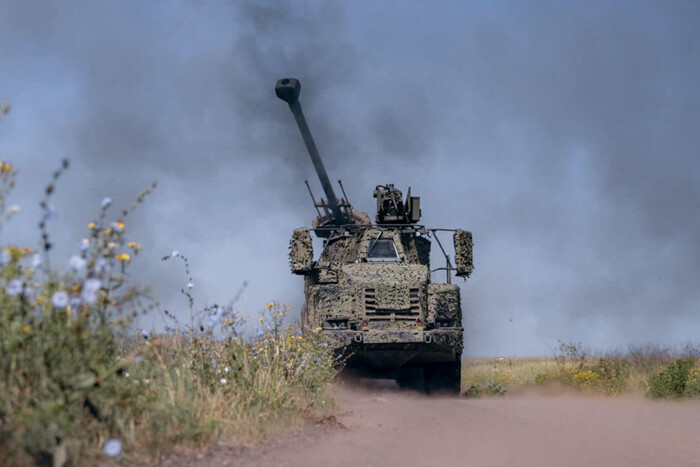 Військові займають позиції на трьох напрямках