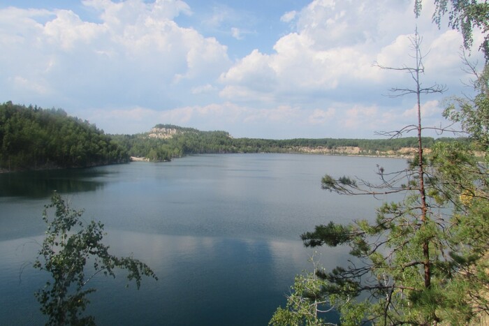 Панорама Дібровського кар'єру на житомирщині