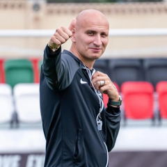 Джонджо Шелві в форме менеджера