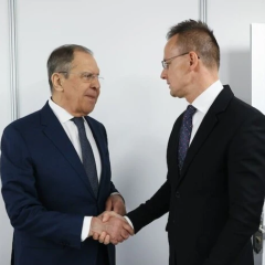 Сийярто и Лавров обсуждают Украину
