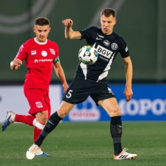 Эдуард Сарапий в форме сборной